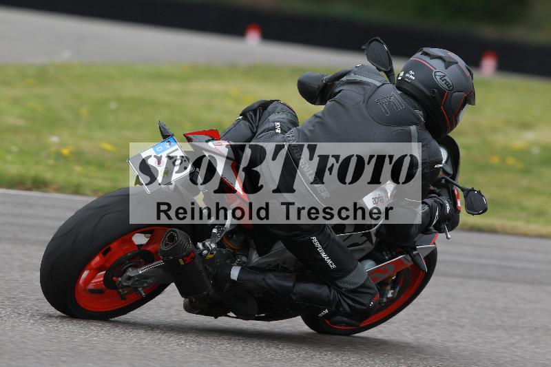 Archiv-2022/13 25.04.2022 Plüss Moto Sport ADR/Freies Fahren/backside